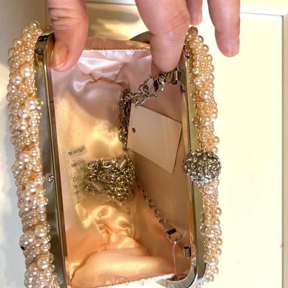 Elegant Pearl-Embellished Clutch - Picture 6 of 8